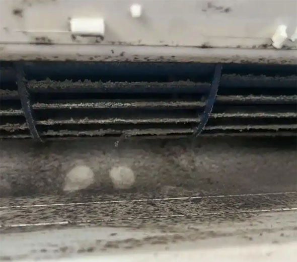 铁西空调吹的风有股烧焦味是怎么回事